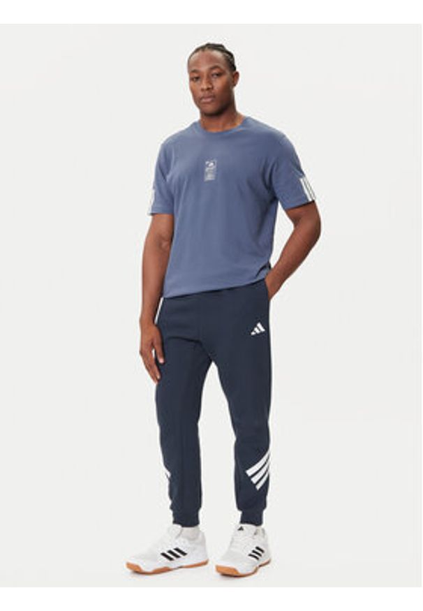 Adidas - adidas T-Shirt Stadium Ticket JM6472 Niebieski Loose Fit. Kolor: niebieski. Materiał: bawełna