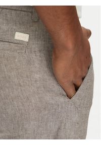 BOSS Szorty materiałowe 50536863 Beżowy Tapered Fit. Kolor: beżowy. Materiał: syntetyk