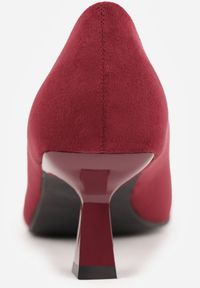 Born2be - Bordowe Czółenka Vices z Imitacji Zamszu na Obcasie Typu Kaczuszka ze Skórzaną Wkładką Etamarea. Okazja: na spotkanie biznesowe, do pracy, na imprezę. Nosek buta: szpiczasty. Kolor: czerwony. Materiał: zamsz, skóra. Wzór: gładki. Obcas: na obcasie. Styl: biznesowy, elegancki, wizytowy. Wysokość obcasa: średni #6