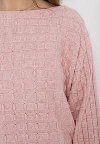 Born2be - Jasnoróżowy Klasyczny Sweter z Rękawami Nietoperza Steresa. Kolor: różowy. Długość rękawa: długi rękaw. Długość: długie. Styl: klasyczny #3