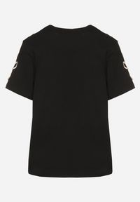 Born2be - Czarny T-shirt z Kwiatowymi Aplikacjami Tilenna. Okazja: na co dzień. Kolor: czarny. Materiał: jeans. Wzór: aplikacja, kwiaty. Styl: klasyczny, elegancki, casual