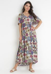 Born2be - Biało-Granatowa Rozkloszowana Sukienka Maxi z Falbanką z Wiskozy Sehna. Kolor: biały. Materiał: wiskoza. Wzór: kwiaty. Sezon: wiosna, lato. Długość: maxi #1