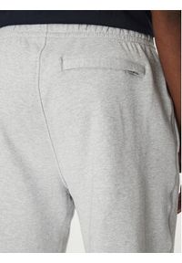 Guess Jeans Szorty sportowe M5GD49 KCPR1 Szary Regular Fit. Kolor: szary. Materiał: bawełna. Styl: sportowy #3