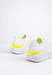 Born2be - Biało-Limonkowe Buty Sportowe Aranilla. Kolor: zielony #4