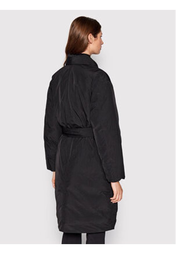 Calvin Klein Kurtka puchowa K20K204158 Czarny Regular Fit. Kolor: czarny. Materiał: syntetyk