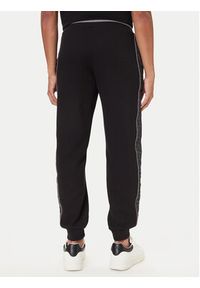 Guess Spodnie dresowe Z5BB18 KB3P2 Czarny Regular Fit. Kolor: czarny. Materiał: syntetyk, bawełna #5