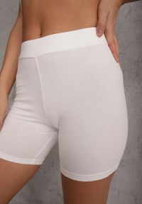 Renee - Białe Gładkie Szorty Biker Shorts z Bawełny Retusea. Okazja: na co dzień, na spacer. Kolor: biały. Materiał: bawełna. Długość: krótkie. Wzór: gładki. Styl: sportowy, casual #3