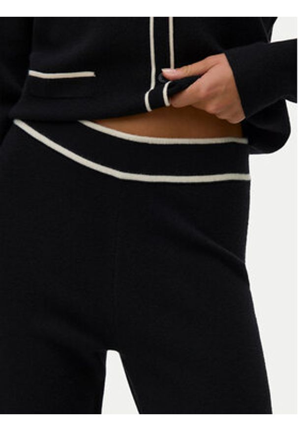 Vero Moda Spodnie dzianinowe Gold 10337637 Czarny Loose Fit. Kolor: czarny. Materiał: syntetyk