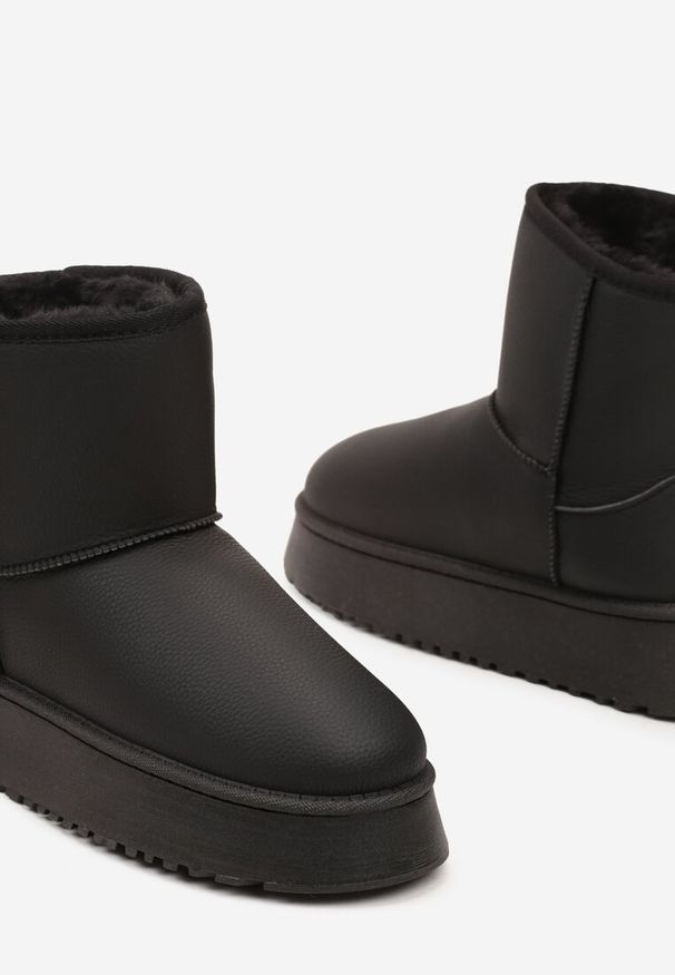 Renee - Czarne Śniegowce na Platformie Mocno Ocieplane Miage. Okazja: na co dzień. Kolor: czarny. Materiał: jeans. Obcas: na platformie. Styl: elegancki, casual