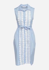 Born2be - Jasnoniebieska Rozkloszowana Sukienka z Bawełny o Koszulowym Kroju Wiązana w Pasie Calelia. Okazja: na co dzień. Kolor: niebieski. Materiał: bawełna. Typ sukienki: koszulowe. Styl: casual #3