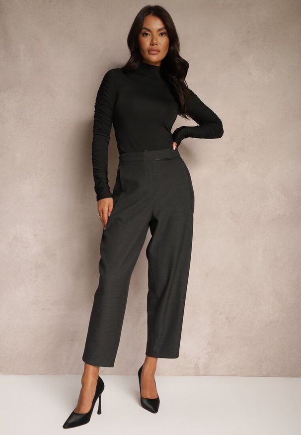 Renee - Ciemnoszare Spodnie o Garniturowym Fasonie High Waist Relessa. Okazja: na spotkanie biznesowe, do pracy. Stan: podwyższony. Kolor: szary. Styl: biznesowy