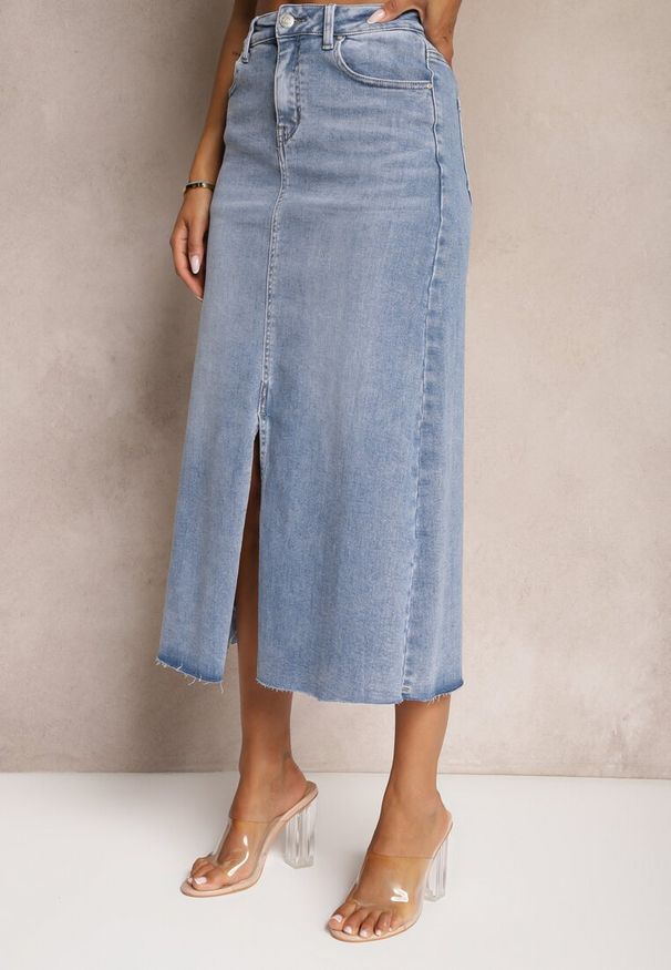 Renee - Jasnoniebieska Spódnica Maxi z Rozcięciem z Jeansu Vonuline. Stan: podwyższony. Kolor: niebieski. Materiał: jeans. Styl: elegancki, sportowy