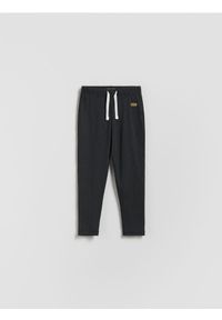 Reserved - Prążkowane legginsy - ciemnoszary. Kolor: szary. Materiał: prążkowany #1