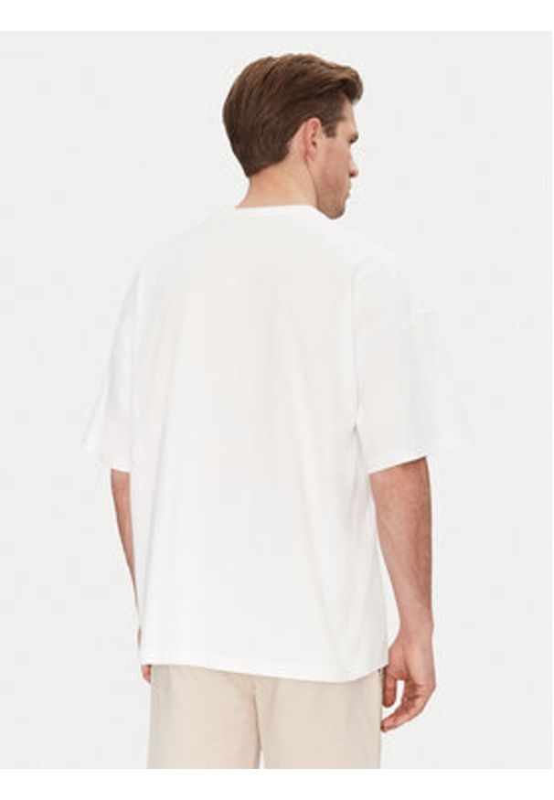 Resteröds T-Shirt Dev 20251 2055 Biały Regular Fit. Kolor: biały. Materiał: bawełna