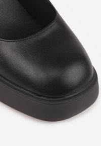 Born2be - Czarne Czółenka na Obcasie i Platformie w Eleganckim Stylu Isivia. Okazja: na randkę. Zapięcie: pasek. Kolor: czarny. Materiał: satyna, lakier. Obcas: na obcasie. Styl: elegancki. Wysokość obcasa: średni #2