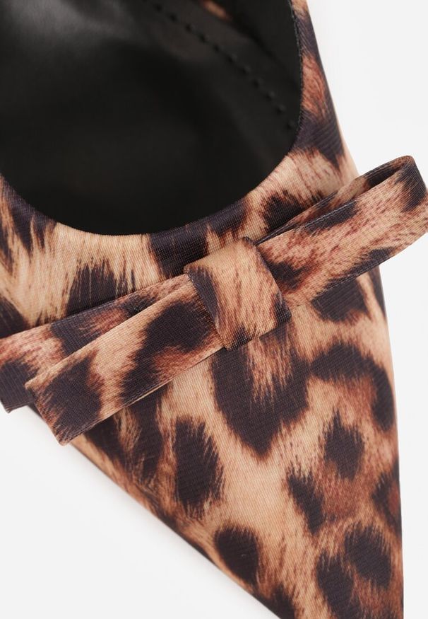 Renee - Panterkowe Sandały Szpilki Vices Typu Slingback z Kokardą Dorozia. Okazja: na spotkanie biznesowe, na co dzień. Materiał: lakier. Obcas: na szpilce. Styl: elegancki, casual, klasyczny, biznesowy. Wysokość obcasa: średni