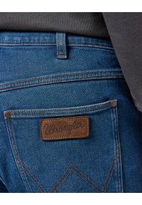 Wrangler - WRANGLER MĘSKIE SPODNIE JEANSOWE FRONTIER BLUE GREY 112355017