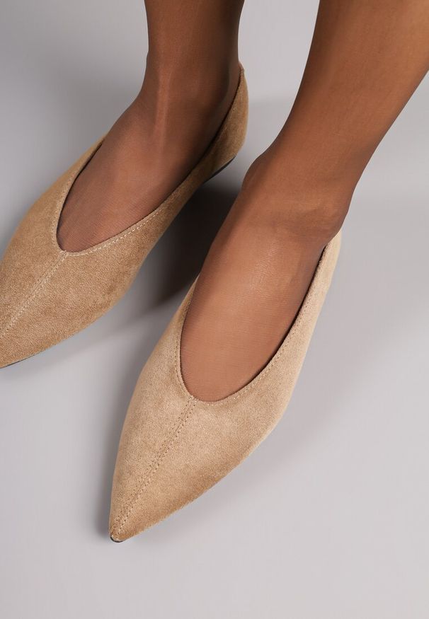 Born2be - Ciemnobeżowe Balerinki Vices ze Szpiczastym Noskiem Cariette. Okazja: na co dzień. Nosek buta: szpiczasty. Kolor: beżowy. Styl: wizytowy, casual, elegancki