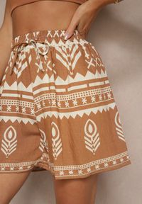 Renee - Brązowe Wiskozowe Szorty High Waist ze Wzorem Boho Lunadora. Okazja: na co dzień. Stan: podwyższony. Kolor: brązowy. Materiał: wiskoza. Sezon: lato. Styl: boho #5