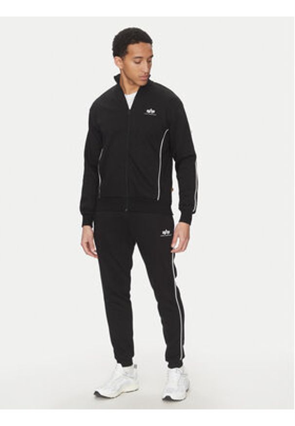 Alpha Industries Bluza Small Logo 156305 Czarny Regular Fit. Kolor: czarny. Materiał: bawełna