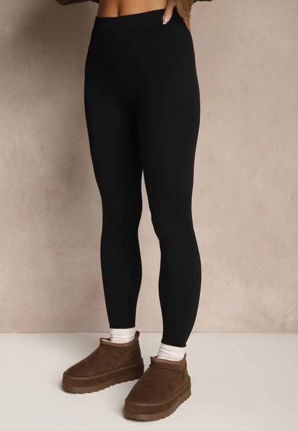 Renee - Czarne Legginsy High Waist z Prążkowanego Materiału z Wiskozą Tevandra. Okazja: na co dzień. Stan: podwyższony. Kolor: czarny. Materiał: materiał, prążkowany, wiskoza. Styl: casual