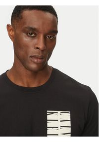 Calvin Klein Jeans T-Shirt Serif Box Graphic J30J327474 Czarny Regular Fit. Kolor: czarny. Materiał: bawełna #4