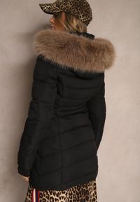 Renee - Czarno-Brązowa Pikowana Kurtka z Podszewką z Polarem i Kapturem z Futrzanym Obszyciem Eventina. Okazja: na co dzień. Kolor: czarny. Materiał: polar, futro. Styl: elegancki, casual #4