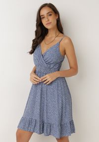 Born2be - Niebieska Sukienka Agalena. Typ kołnierza: dekolt kopertowy. Kolor: niebieski. Materiał: bawełna. Długość rękawa: na ramiączkach. Typ sukienki: kopertowe. Długość: mini #1