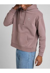 Lee - LEE CORE LOOSE HOODIE MĘSKA BLUZA KLASYCZNA LOGO KAPTUR PURPLE STORM L84WTJ70 112322637. Styl: klasyczny #4