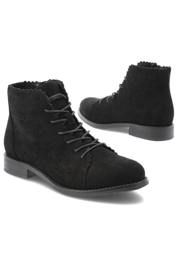 Czarne Botki S.Barski Modne Obuwie Damskie. Okazja: na co dzień. Zapięcie: sznurówki. Kolor: czarny. Materiał: materiał. Szerokość cholewki: normalna. Wzór: ażurowy, aplikacja. Styl: casual, klasyczny, elegancki