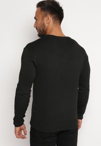 Born2be - Czarny Sweter z Trójkątnym Dekoltem i Wełną Mathie. Kolor: czarny. Materiał: wełna. Sezon: jesień, zima #7