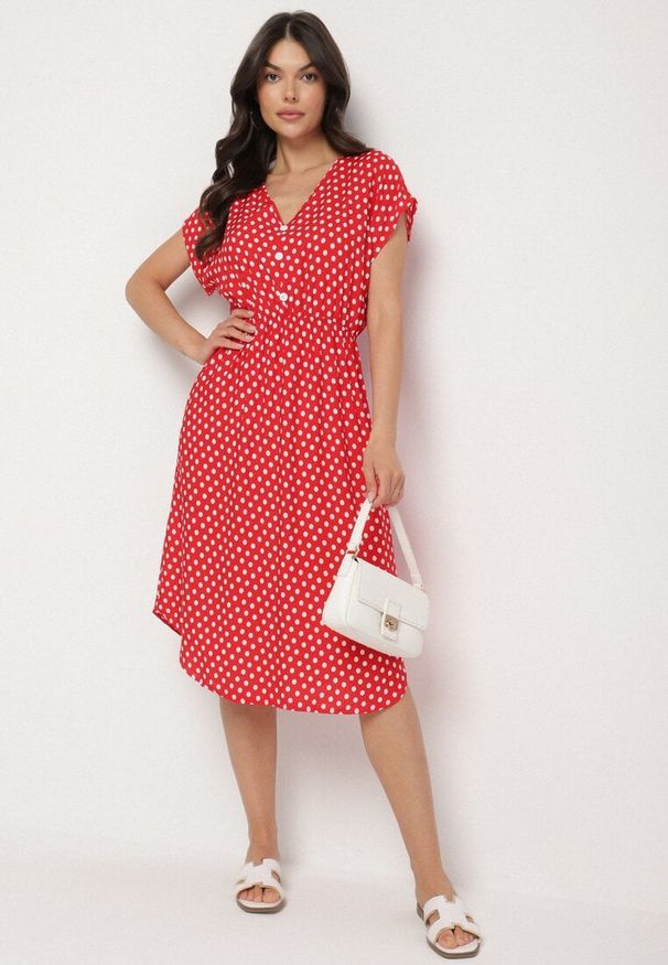 Born2be - Czerwona Sukienka z Gumką w Pasie i Falbanką Romilla. Kolor: czerwony. Materiał: bawełna. Sezon: lato. Styl: wizytowy