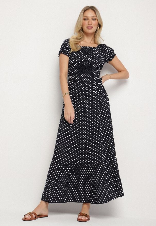 Born2be - Granatowa Sukienka z Bawełną w Kropki Ellisla. Okazja: na co dzień. Kolor: niebieski. Materiał: bawełna. Wzór: kropki. Styl: casual, elegancki