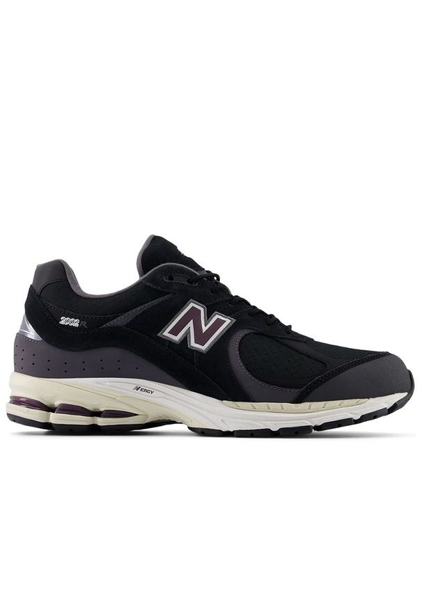 Buty New Balance M2002RXT - czarne. Kolor: czarny. Materiał: guma, skóra. Szerokość cholewki: normalna. Technologia: Gore-Tex