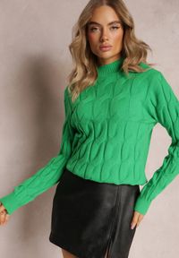 Renee - Zielony Sweter w Warkoczykowy Splot Mikke. Kolor: zielony. Materiał: dzianina, tkanina. Długość rękawa: długi rękaw. Długość: długie. Wzór: ze splotem. Styl: klasyczny