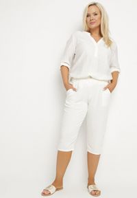 Born2be - Jasnobeżowe Spodnie z Gumką w Pasie 7/8 Tenimira. Okazja: na spacer, na co dzień. Kolekcja: plus size. Kolor: beżowy. Styl: elegancki, casual, klasyczny #4