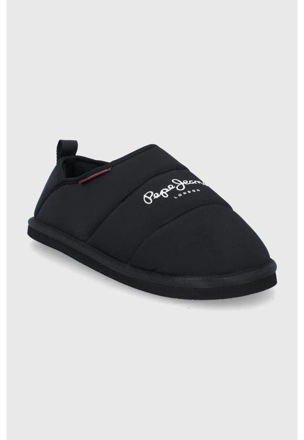 Pepe Jeans Kapcie kolor czarny. Kolor: czarny. Materiał: materiał, guma. Wzór: gładki