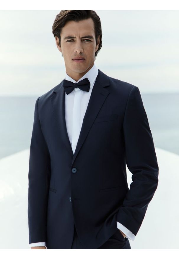 Reserved - Marynarka slim fit z dodatkiem wełny - granatowy. Kolor: niebieski. Materiał: wełna