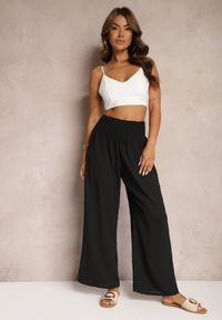 Renee - Czarne Spodnie Kuloty High Waist z Gumką w Talii Lipadre. Stan: podwyższony. Kolor: czarny. Długość: krótkie