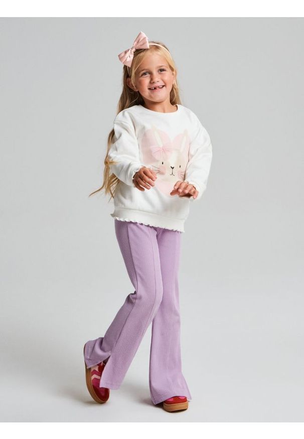 Sinsay - Spodnie z rozszerzaną nogawką - beżowy. Kolor: beżowy