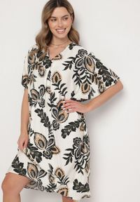 Born2be - Ciemnozielona Sukienka z Lnem i Wiskozą Ozdobiona Cyrkoniami Sadelune. Okazja: na co dzień. Typ kołnierza: dekolt w serek. Kolor: zielony. Materiał: wiskoza, len. Wzór: aplikacja. Styl: casual, elegancki, klasyczny #2