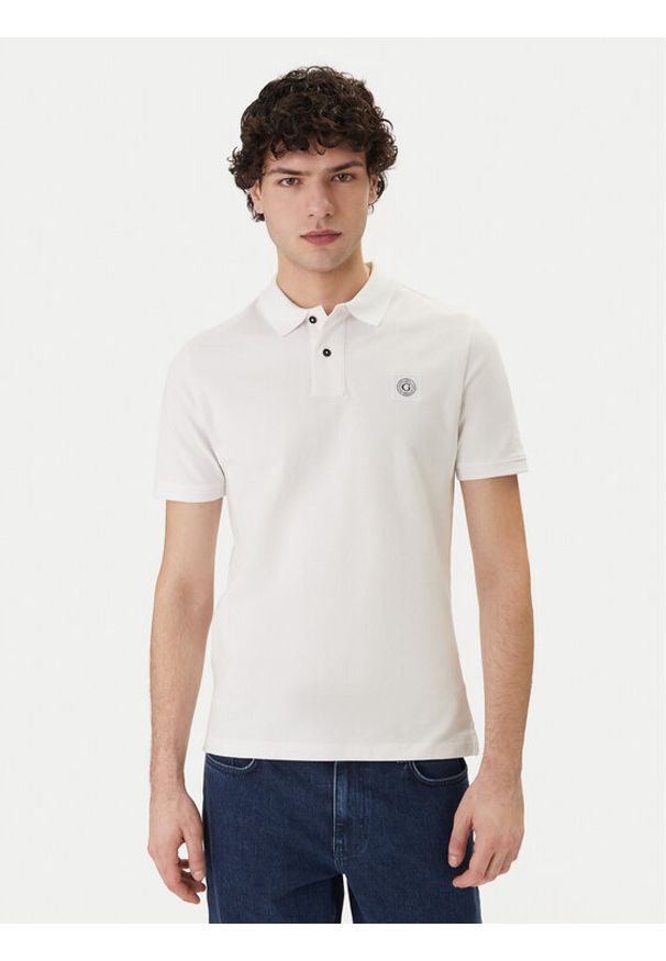 Guess Polo M2YP24 KC9T1 Biały Regular Fit. Typ kołnierza: polo. Kolor: biały. Materiał: bawełna