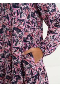 Big-Star - Sukienka dziewczęca wiskozy z motywem kwiatowym Poluna 000. Okazja: na co dzień, na spacer. Typ kołnierza: kołnierzyk stójkowy. Kolor: wielokolorowy. Wzór: kwiaty. Typ sukienki: proste. Materiał: wiskoza. Długość rękawa: krótki rękaw. Sezon: jesień. Styl: casual, elegancki #7