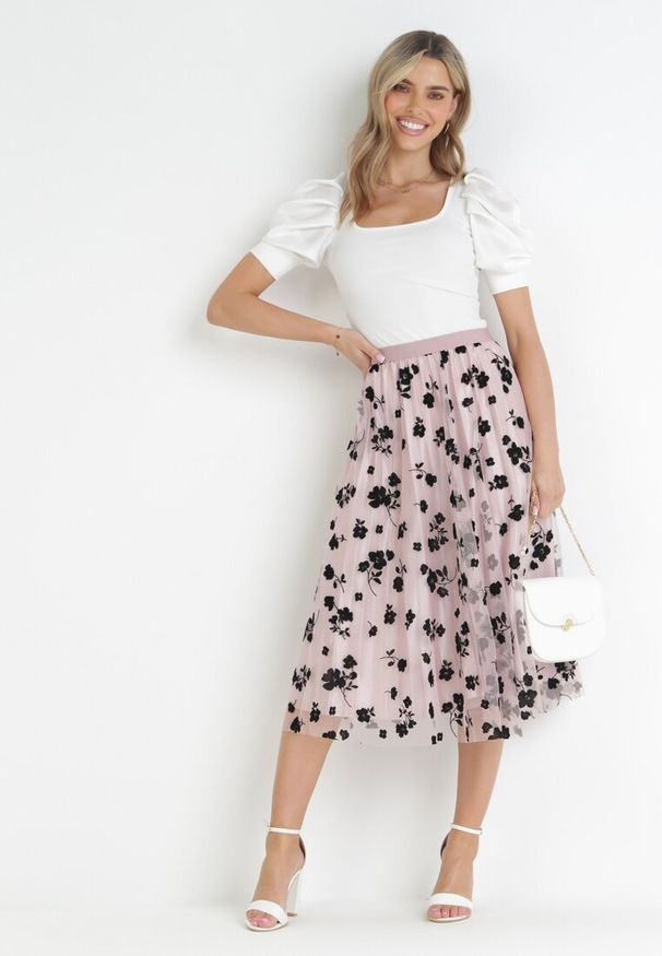 Born2be - Różowa Tiulowa Spódnica z Welurowym Wzorem w Kwiaty i Gumką w Pasie Iyosi. Kolor: różowy. Materiał: welur, tiul. Wzór: kwiaty