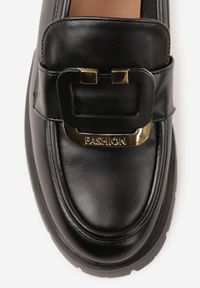 Born2be - Czarne Płaskie Mokasyny z Metalową Ozdobą Evelisse. Okazja: na co dzień, na spotkanie biznesowe. Kolor: czarny. Wzór: aplikacja. Obcas: na obcasie. Styl: casual, biznesowy, elegancki #2