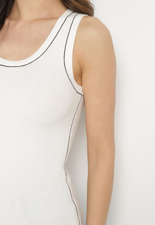 Born2be - Biało-Czarny Top z Modalem i Wiskozą Sanilatia. Okazja: na co dzień. Kolor: biały. Materiał: wiskoza. Sezon: wiosna, lato. Styl: elegancki, casual