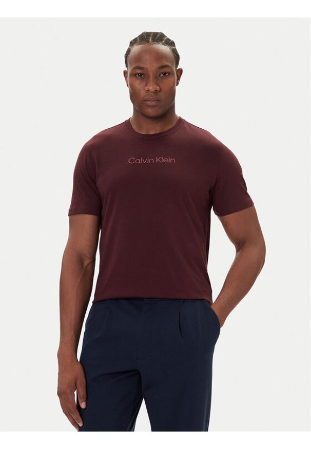Calvin Klein T-Shirt Logo 30s LV04LD230G Bordowy Relaxed Fit. Kolor: czerwony. Materiał: bawełna