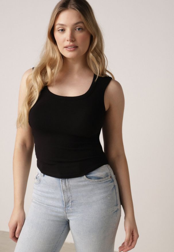 Born2be - Czarny Dopasowany Top Bez Rękawów z Wiskozy z Kwadratowym Dekoltem Madu. Okazja: na spacer. Typ kołnierza: dekolt kwadratowy. Kolor: czarny. Materiał: wiskoza. Długość rękawa: bez rękawów. Sezon: lato. Styl: elegancki, klasyczny