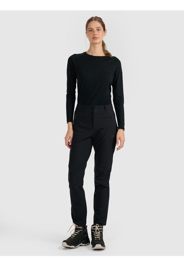 4f - 4F Spodnie trekkingowe softshell membrana 10000 damskie - czarne XS. Stan: podwyższony. Kolor: czarny. Materiał: softshell. Technologia: Primaloft. Sport: wspinaczka, turystyka piesza