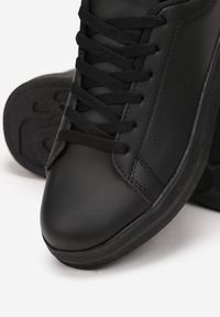 Born2be - Czarno-Złote Sznurowane Sneakersy na Płaskiej Podeszwie Didi. Kolor: czarny. Materiał: jeans. Obcas: na płaskiej podeszwie